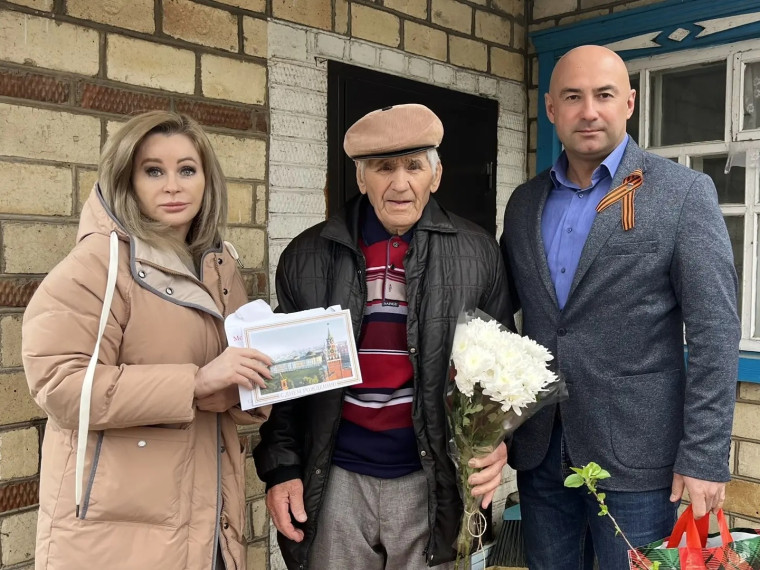 Информация о вручении персонального поздравления Президента Российской Федерации Золотареву Алексею Ивановичу.